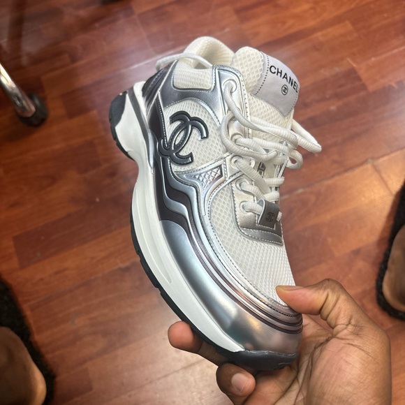 Chanel designer shoes any size you need - Picture 3 of 4